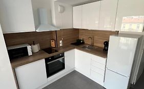 Appartement Tout Equipe Centre Ville Menton